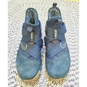 Nike Lebron Soldier XII 12 SFG Agimat Sneakers AO4054-400 Men’s Size 13 UFC